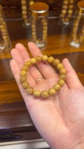 Vòng gỗ cao cấp Đàn Hương size 10ly thơm ngọt như nước hoa - may mắn bình an