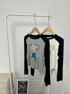 เสื้อยืดแขนยาวลายการ์ตูนสั้นสำหรับผู้หญิง ทรงสลิมฟิต สไตล์อเมริกัน ทรงเข้ารูป เสื้อชั้นในสุดเท่ สไตล์ย้อนยุค ฤดูใบไม้ผลิ