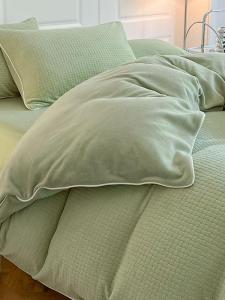 Kiss Dear | Milk Velvet Flannel Reversible Flannel Fleece Four-piece Bedding Set