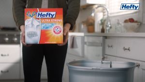 Hefty Ultra Strong Tall Kitchen Trash Bags – Cinnamon Pumpkin Spice Scent 13 Gallon 50 Count Heavy Duty Waste Bags