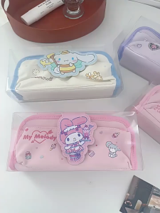 🌼 ใบใหม่ใกล้ฉัน กระเป๋าดินสอ/เครื่องสำอางค์ ลายการ์ตูน ขนาด 23×10×6 cm ผ้าแคนวาส มีช่องใส่ของมีซิปปิดทั้ง 2 ช่อง