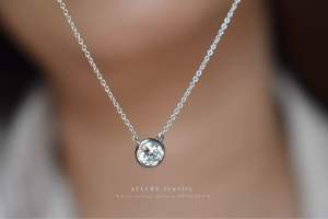 สร้อยพร้อมจี้เงินแท้ 925 ชุบเคลือบทองคำขาว ประดับเพชร CZ Swissdiamond [ 𝐄𝐝𝐧𝐚 - 𝐀𝐥𝐥𝐮𝐫𝐞 𝐉𝐞𝐰𝐞𝐥𝐫𝐲 ]