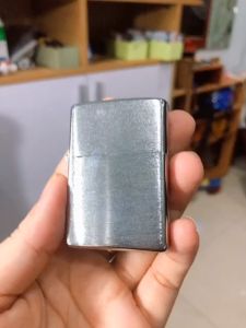 LA MÃ - BẬT LỬA Zippo Bạc Xước Mọc La mã Vỏ đồng có tem đỏ