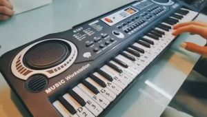 เปียโน เด็ก 61 ปุ่ม คีย์บอร์ด มัลติฟังก์ชั่น สอนการเล่น พกพาพร้อม ไมโครโฟน