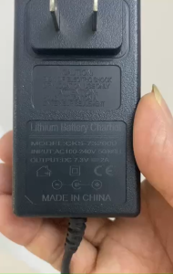 Củ sạc 2s 7.3V 2A Dành Cho Pin Sắt 3.2V (LifePO4) Có Đèn Báo Khi Sạc Đầy