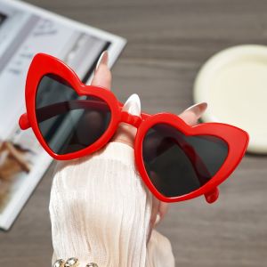 Fashionable Heart-shaped Glasses for Both Men and Women - Trendy Accessories or Perfect Gifts