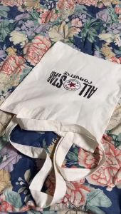 Tote Bag Kuliah: Pilihan Terbaik untuk Kamu