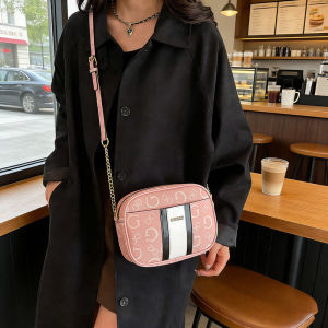 GUESS For 23x7x13CM Hot selling women bag crossbody bag 2026 spring multi colored high quality small square bag with chain link armpit women bag