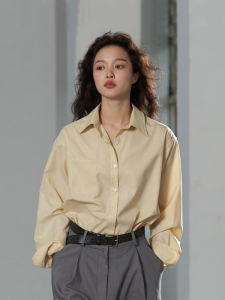 เสื้อเชิ้ตคอปกพับสีเหลืองอ่อนสไตล์วินเทจฝรั่งเศสสำหรับผู้หญิง ทรงหลวม ดีไซน์เก๋ไก๋ แขนยาว ฤดูใบไม้ร่วง 2023