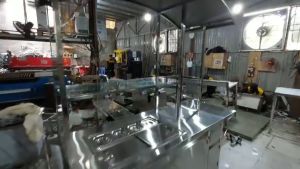 Xe trà sữa bán hàng (phần thô)