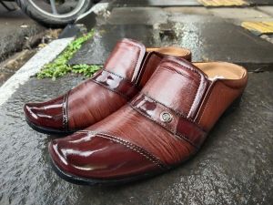 sepatu bustong kulit l sepatu kulit l daltu l sendal slop l sepatu bustong pantopel l sepatu bustong terbaru
