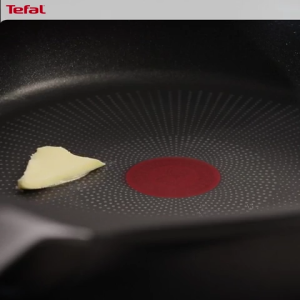 Chảo gang đúc chống dính đáy từ 22cm Tefal Robusto E2490344 có miệng rót - Bảo hành chính hãng 24 tháng