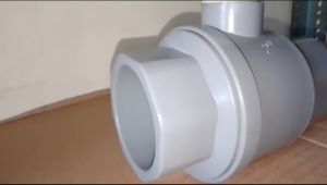 BALL VALVE KING DA JENG (KDJ)/ STOP KRAN 2\" PVC\\n\\n Apa Itu Ball Valve King Da Jeng (KDJ)\\n\\n Pengertian Umum\\nBall Valve King Da Jeng (KDJ) adalah jenis kran yang dirancang khusus untuk digunakan pada pipa PVC dengan ukuran 2 inci. Kran ini memiliki fitur unik yang membedakannya dari ball valve PVC lainnya. Ball Valve King Da Jeng (KDJ) dirancang untuk mengontrol aliran air dan gas dengan efisiensi tinggi.\\n\\n Perbedaan Dengan Ball Valve PVC Lainnya\\nBall Valve King Da Jeng (KDJ) memiliki beberapa perbedaan signifikan dibandingkan dengan ball valve PVC lainnya. Salah satu perbedaan utama adalah kemampuan untuk menghentikan aliran air secara instan, yang membuatnya ideal untuk instalasi pipa PVC.\\n\\n Manfaat Ball Valve King Da Jeng (KDJ)\\nBall Valve King Da Jeng (KDJ) memiliki beberapa manfaat utama, antara lain:\\n\\n- Kemampuan untuk mengontrol aliran air dan gas dengan efisiensi tinggi\\n- Mudah dipasang dan dioperasikan\\n- Dapat digunakan pada pipa PVC dengan ukuran 2 inci\\n- Tahan terhadap korosi dan kerusakan akibat air\\n\\n Cara Menggunakan Ball Valve King Da Jeng (KDJ)\\n\\n Persiapan Sebelum Instalasi\\nSebelum memasang Ball Valve King Da Jeng (KDJ), pastikan Anda memiliki peralatan dan perlengkapan yang diperlukan, seperti obeng, pemotong pipa, dan perekat pipa PVC.\\n\\n Langkah-Langkah Instalasi Ball Valve King Da Jeng (KDJ)\\nBerikut ini adalah langkah-langkah instalasi Ball Valve King Da Jeng (KDJ):\\n\\n1. Potong pipa PVC sesuai dengan panjang yang diperlukan.\\n2. Bersihkan ujung pipa PVC dengan kain kering.\\n3. Tempatkan Ball Valve King Da Jeng (KDJ) pada posisi yang diinginkan.\\n4. Hubungkan pipa PVC ke Ball Valve King Da Jeng (KDJ) menggunakan perekat pipa PVC.\\n5. Uji aliran air melalui Ball Valve King Da Jeng (KDJ).\\n\\n Tips dan Trik Penggunaan Ball Valve King Da Jeng (KDJ)\\nBerikut ini adalah beberapa tips dan trik penggunaan Ball Valve King Da Jeng (KDJ):\\n\\n- Pastikan Ball Valve King Da Jeng (KDJ) dipasang pada posisi yang tepat.\\n- Jangan memaksakan Ball Valve King Da Jeng (KDJ) untuk dipasang pada pipa PVC yang terlalu besar atau terlalu kecil.\\n- Jika Ball Valve King Da Jeng (KDJ) tidak berfungsi dengan baik, coba bersihkan atau ganti komponen yang rusak.\\n\\n Ball Valve King Da Jeng (KDJ) vs Ball Valve PVC Lainnya\\n\\n Perbandingan Fitur\\nBall Valve King Da Jeng (KDJ) memiliki beberapa fitur unik yang membedakannya dari ball valve PVC lainnya, seperti kemampuan untuk menghentikan aliran air secara instan dan tahan terhadap korosi.\\n\\n Perbandingan Harga\\nHarga Ball Valve King Da Jeng (KDJ) relatif lebih mahal dibandingkan dengan ball valve PVC lainnya. Namun, harga tersebut sebanding dengan kualitas dan manfaat yang ditawarkan oleh Ball Valve King Da Jeng (KDJ).\\n\\n Rekomendasi Ball Valve King Da Jeng (KDJ) untuk Instalasi Pipa PVC\\nBall Valve King Da Jeng (KDJ) sangat direkomendasikan untuk instalasi pipa PVC dengan ukuran 2 inci. Kran ini memiliki kemampuan untuk mengontrol aliran air dan gas dengan efisiensi tinggi, serta tahan terhadap korosi dan kerusakan akibat air.\\n\\n Kesimpulan\\nBall Valve King Da Jeng (KDJ) adalah kran yang dirancang khusus untuk digunakan pada pipa PVC dengan ukuran 2 inci. Kran ini memiliki beberapa manfaat utama, seperti kemampuan untuk mengontrol aliran air dan gas dengan efisiensi tinggi, mudah dipasang dan dioperasikan, serta tahan terhadap korosi dan kerusakan akibat air. Ball Valve King Da Jeng (KDJ) sangat direkomendasikan untuk instalasi pipa PVC dengan ukuran 2 inci.\"\n}