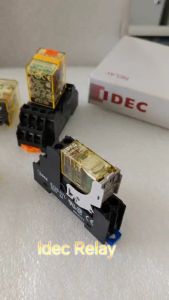 IDEC 8 PIN RELAY FLAT C/W LED INDICATOR ~ 24VDC / 240VAC RH2B-UL)