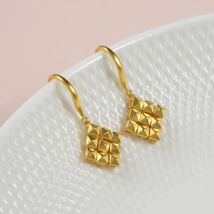 Chow Sang Sang 周生生 Dazzling 999.9 24K Pure Gold Sleek Facet Geometric Drop Earrings for Women 95511E Price-by-Weight Approx. 4.8g Gold