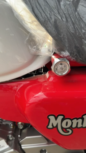 น็อตยึดเบาะอลูมิเนียม Monkey 125 น็อตล็อคเบาะอุดเฟรม 2 ชิ้น มังกี้ KINGRACING อลูมิเนียม CNC สวยแข็งแรง ใส่แทนที่เดิมได้