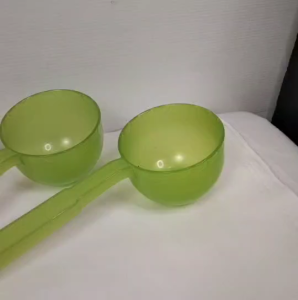 กระบวยตักน้ำ ขนาด 21ซม. คละสี รุ่น S.R.T แพ็ค 12 ด้าม กระบวยพลาสติก พลาสติกสีสดใส ทันสมัย