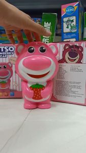 [Tiếng Việt] Đồ Chơi Gấu Dâu Lotso Thông Minh Cảm Ứng Đa Chức Năng Ghi Âm Nhại Giọng Hát Nhạc Thiếu Nhi Kể Chuyện Cho Bé