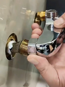 4/8 Inch - 6/8 Inch Siku Shower Flexible Tembaga Sudut Sudut Bisa Diatur Panjang & Sudut Bisa Diatur Anti Miring