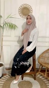 Sarung Santri Putri Bunga Polkadot | Mawar Galaxy | Rayon Standar Remaja | Nyaman Adem | Murah