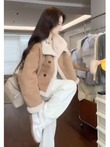 Trendy Fur Collar Integrated Leather And Fur Winter High-End Style Merald Coat Button Detail Korean Commute Style Short Length