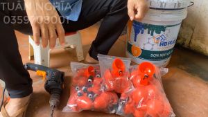 Cốc uống nước tự động cho gànganvịt loại xịn gắn thùng sơn tiện lợi hiệu quả nhất.