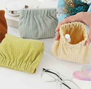 กระเป๋าเก็บของเปลี่ยนกระสุนนุ่มนิ่มแบบพกพาลิปสติกซองสีแดงแบบผ้ากระเป๋าเครื่องสำอางกระเป๋าถือพวงกุญแจกระเป๋าเล็ก