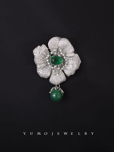 Elegant Luxury Hibiscus Flower Dangle Bead Brooch Pin High End Womens Fashion Statement Lapel Pin Coat Accessory