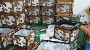 ĐÈN TRỤ CỔNG NĂNG LƯỢNG MẶT TRỜI CÂY TÙNG CON HẠC 3 CHẾ ĐỘ SÁNG KÍCH THƯỚC 300*300*370MM