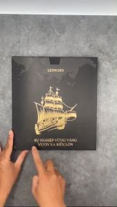 [GIFT SET] Bộ Quà Tặng Sổ Da Bìa Còng A5 Người Lái Đò & Bút Ký Cao Cấp Leon Dio Classic Royalian