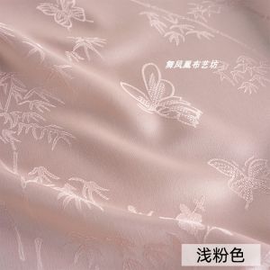 ผ้าอะซิเตทปักลายผีเสื้อไผ่สีชมพูอ่อน ผ้าไหมซิลิโคนมันวาวสำหรับชุดกี่เพ้าสไตล์จีน ผ้าฝ้ายปักลายดอกไม้ ผ้าฝ้ายปักลายดอกไม้