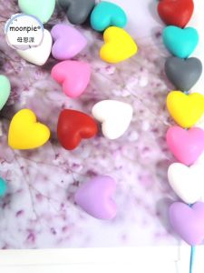 ลูกปัดหัวใจซิลิโคน 3 มิติสำหรับเด็ก ลูกปัดสำหรับขัดฟัน ลูกปัดสำหรับขัดฟันแบบต้มได้ ลูกปัดหัวใจสำหรับทำเครื่องประดับ DIY