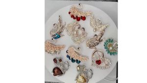 เครื่องประดับนกยูงแฟชั่น เข็มกลัดสวยๆ หมุด สินค้าแฟชั่นสไตล์เกาหลี เข็มกลัดประดับ เข็มกลัดติดเสื้อ เครื่องประดับสวยๆ สำหรับผู้หญิง เครื่องประดับสวยๆ พร้อมส่งค่ะ