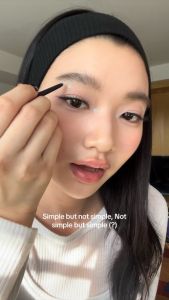 [QLOAS] อายไลเนอร์สี เขียนขอบตา สีผ้า - Color pencil liner (Aurora)