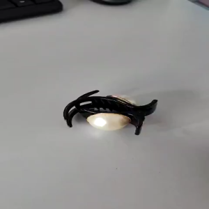 AIDA Black Pearl Hair Claw Clip Strong Hold Elegant Crab Clamp Klip Rambut Cakar Mutiara Hitam Kuat & Bergaya 黑色珍珠发爪夹