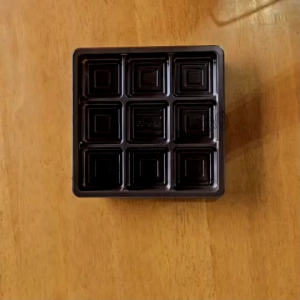 กล่องเค้ก 9 ซ่องฐานน้ำตาล พร้อมฝา บรรจุ 50 ชุด/แพค