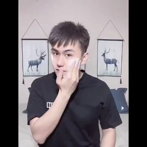 Mens Volcanic Mud Face Wash 100g Brightening Oil-control WHITENING Unclogs Pores Pembersih Jerawat Dan Komedo Kontrol Minyak Melembabkan Ringan Dan Tidak Mengiritasi Pori-pori Bersih Dalam sabun pembersih wajah pria perawatan komedo