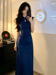 Stylish and Fitted Chinese Style Qipao Dress