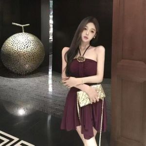 IELGY ชุดเดรสไร้สายบิกินิคล้องคอผู้หญิงเอวมีจีบกระโปรงทำให้ดูผอมเอวมีจีบสไตล์ฝรั่งเศสฤดูร้อนสีม่วง