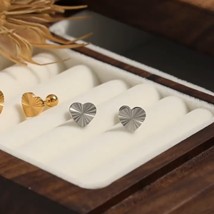 ZOESKY Titanium Steel Retro Heart Fashionable Stud Earrings Accessories For Women