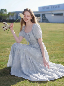 XIANGYING | French Cotton Embroidery Waist Cinched Dress