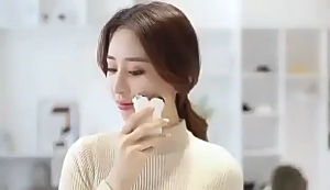 Microcurrent beauty device eye and face massage roller portable home V-face EMS massager