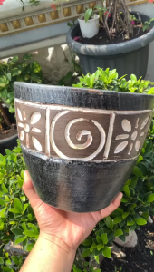 POT BUNGA TANAMAN GERABAH TANAH LIAT MOTIF BATIK HITAM D22 - GERABAH D22 BATIK HITAM