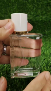 น้ำหอม ติดทน กลิ่นผลไม้ ขนาด 50 ml. ให้กลิ่นหอมที่ชวนหลงไหล