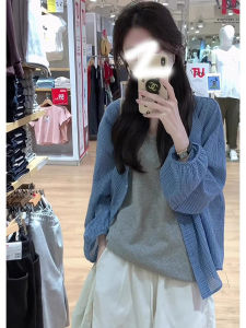 เสื้อเชิ้ตแขนยาวป้องกันแสงแดดลายสก็อตสีน้ำเงินหลวมๆ สำหรับผู้หญิง ฤดูร้อนปี 2025 เสื้อเชิ้ตคอโปโลทรงปกติ