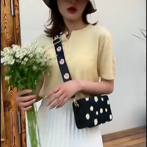 Daisy Sling Bag Woman Fashion Bag Small Flower Rectangle Crossbody Women Beg Sandang Wanita Perempuan Beg Silang Bunga Daisy Kecil Reka Bentuk Comel & Trendy 小雏菊斜挎包