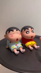 Crayon Shin Chan Phone Holder Stand 📱 蜡笔小新懒人手机支架 Pemegang Telefon Stand Meja Kartun Comel Gaya Malas Tangan Bebas Cute Hands Free Desktop Decoration