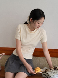 Áo Thun Tay Ngắn Form Ôm Cổ V Mùa Hè