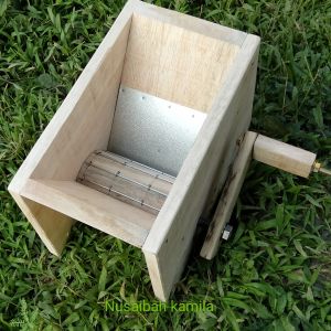 GILINGAN PEMECAH KEDELAI TEMPE MANUAL