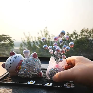 Set Mèo Đính Đá Nằm Thảm Hoa Cúc Trang Trí Taplo Ô Tô - Decor Trang Trí ô Tô-ThanhCarStore